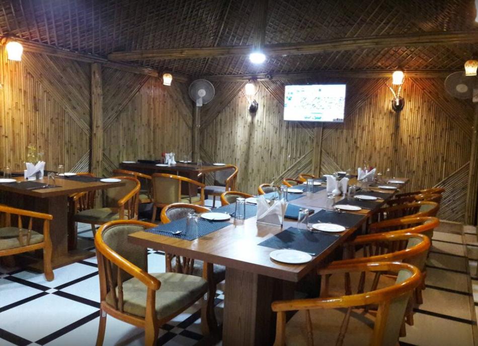 Desi Kalika Hut Indirapuram